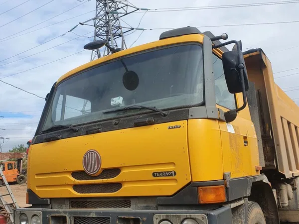 Самосвал Tatra Т815