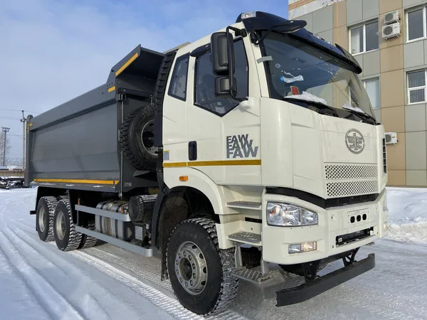 Самосвал FAW J6
