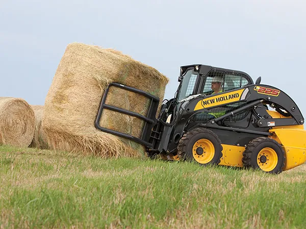 Мини-погрузчик New Holland L225