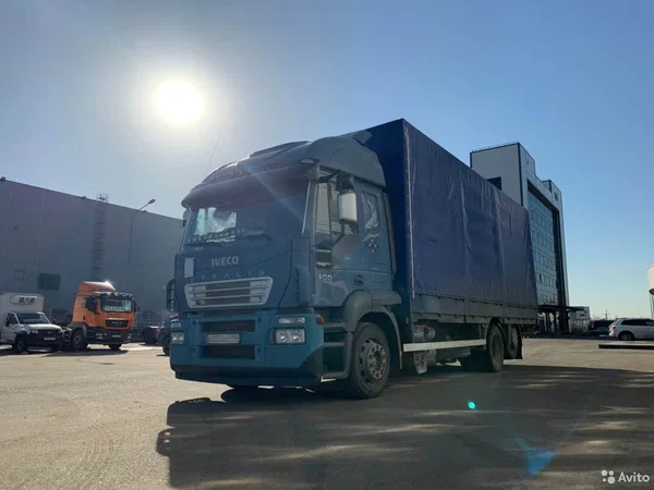 Тентованный грузовик Iveco Stralis
