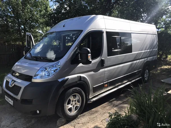 Цельнометаллический фургон Peugeot Boxer