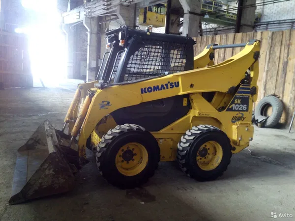 Мини-погрузчик Komatsu SK1026-5