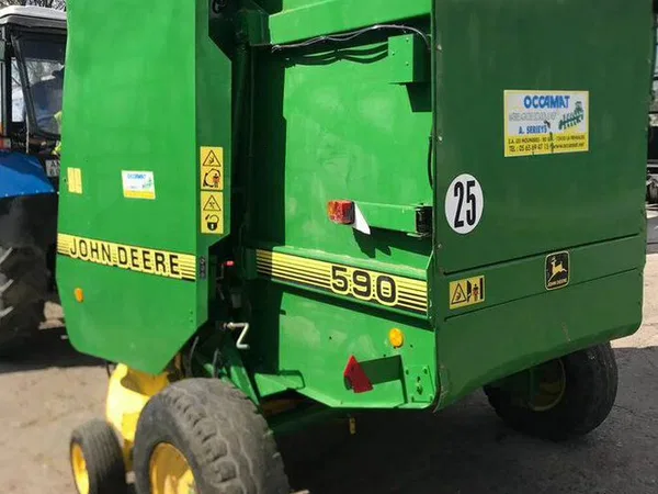 Пресс-подборщик John Deere 590