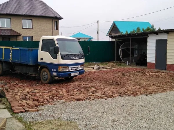 Бортовой автомобиль Isuzu ELF