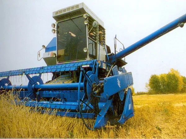 Зерноуборочный комбайн КЗК Енисей 1200-1