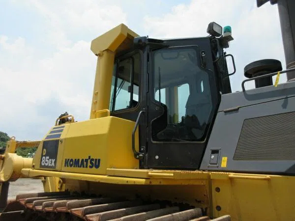 Гусеничный бульдозер Komatsu D85EX-15EO