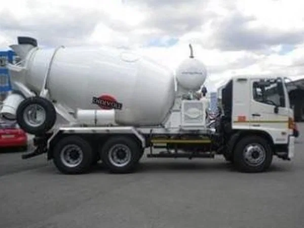 Автобетоносмеситель Hino 500