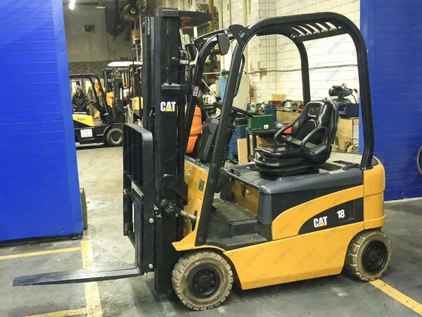 Вилочный электропогрузчик Caterpillar ЕР18N