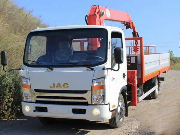 Бортовой грузовик с КМУ JAC N56