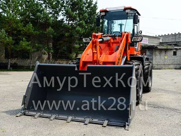 Фронтальный погрузчик MOLOT 300T