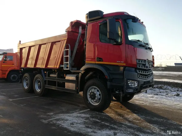Самосвал Mercedes-Denz 3345AK