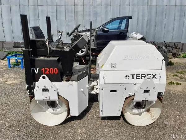 Тротуарный каток Terex TV1200