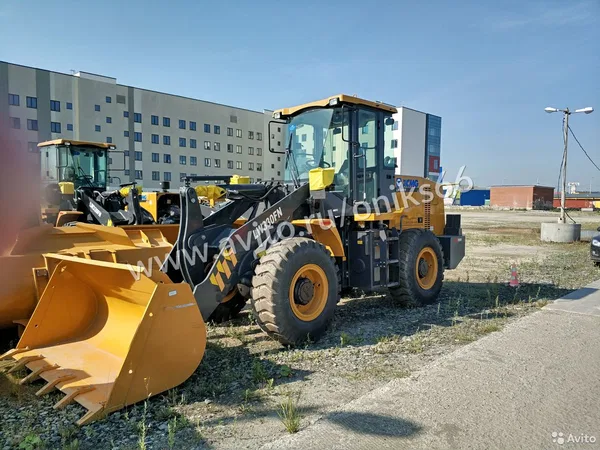 Фронтальный погрузчик XCMG LW330FN