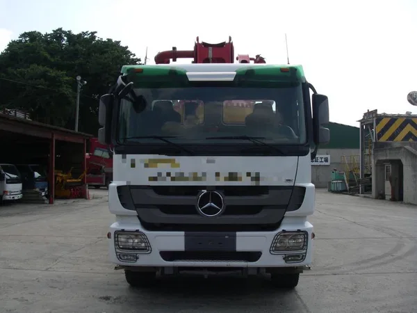 Автобетононасос JUNJIN JB52-5 на шасси Mercedes-Benz 4141
