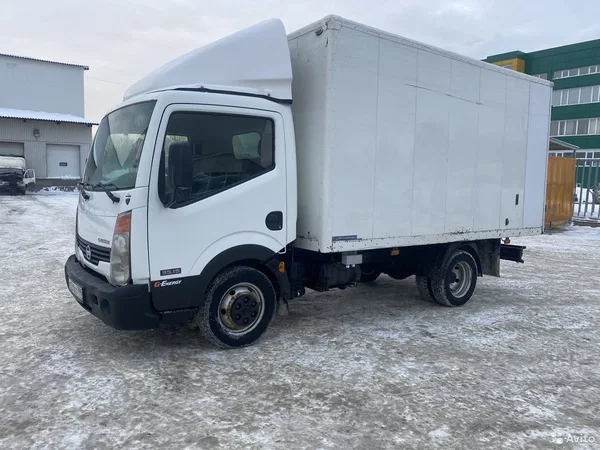 Промтоварный фургон Nissan Cabstar