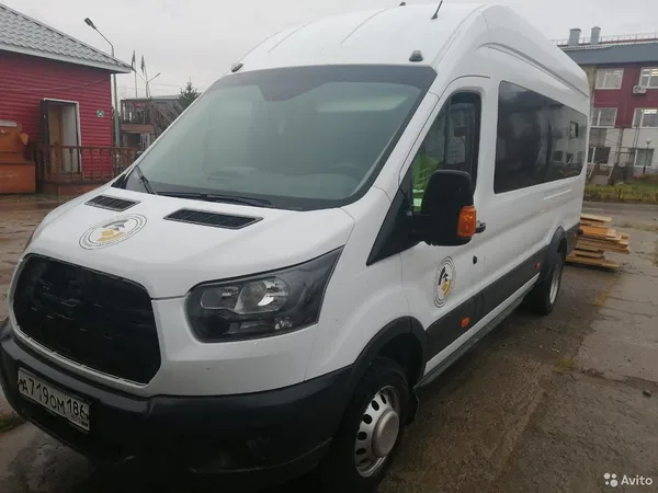 Автобус Ford Transit