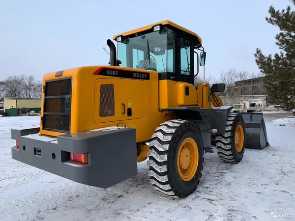 Фронтальный погрузчик Molot 936