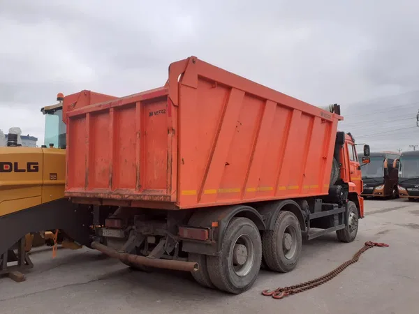 Самосвал КамАЗ 6520-43