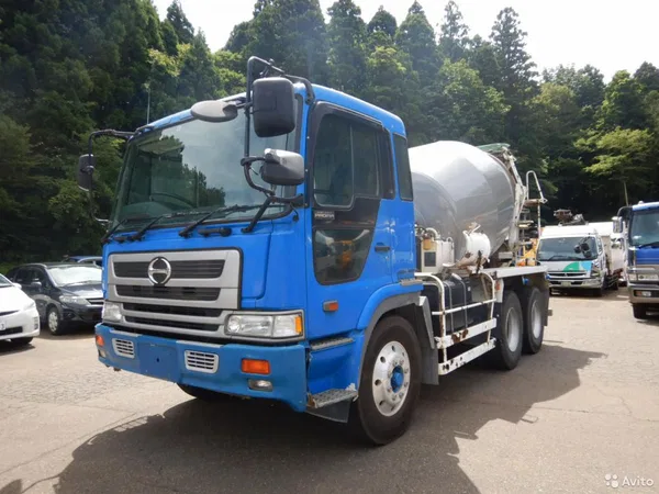 Автобетоносмеситель Hino Profia