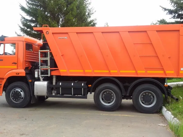 Самосвал КамАЗ 6520-6030-73