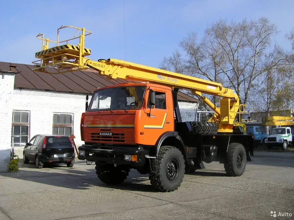 Автовышка КЭМЗ ПСС-131.22 на шасси КамАЗ
