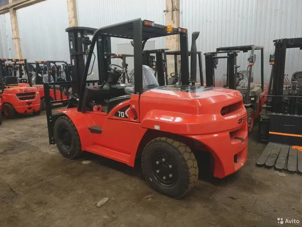 Вилочный погрузчик EP Equipment CPCD70