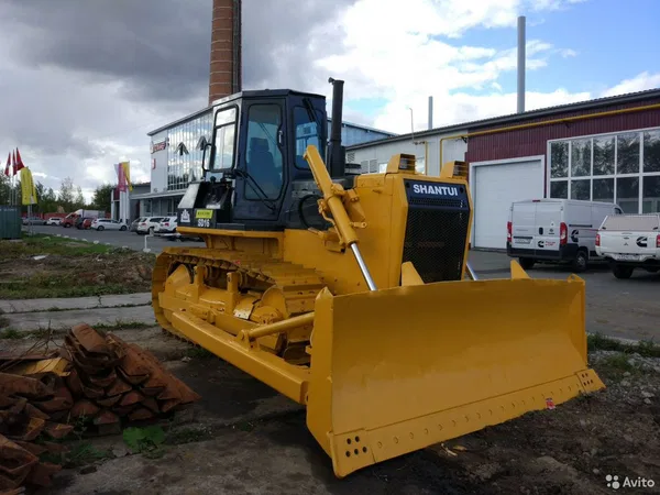 Гусеничный бульдозер Shantui SD16