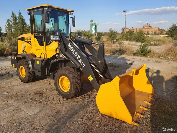 Фронтальный погрузчик MOLOT ZL20
