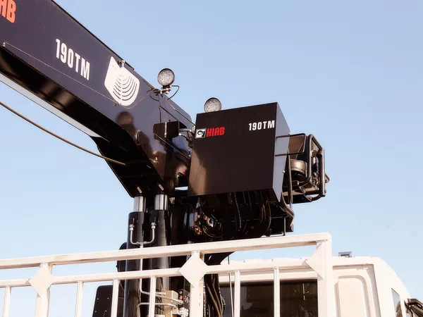 Эвакуатор Daewoo Novus с КМУ HIAB 190TM