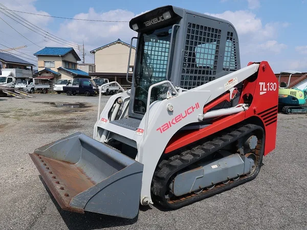 Гусеничный мини-погрузчик Takeuchi TL130