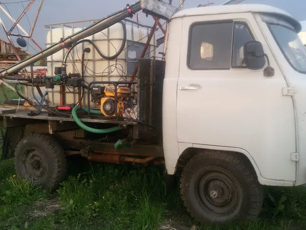 Самоходный опрыскиватель УАЗ 3303