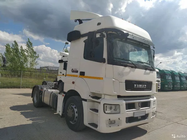 Седельный тягач Камаз 5490