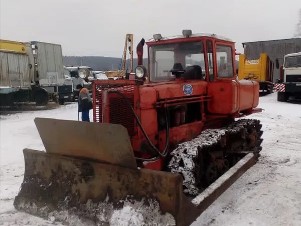 Гусеничный бульдозер ВгТЗ ДТ-75