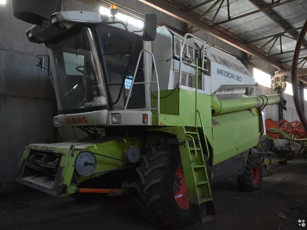 Зерноуборочный комбайн Claas Medion 310