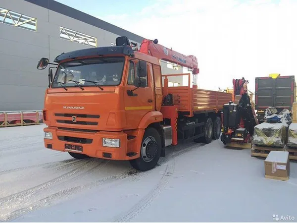 Бортовой грузовик с КМУ КамАЗ 65117 с КМУ Kanglim KS1256