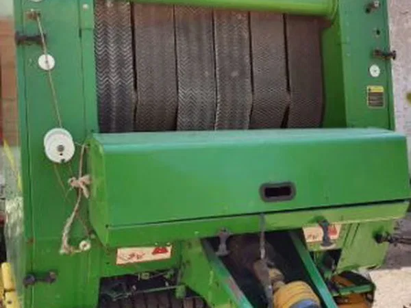 Пресс-подборщик John Deere 550
