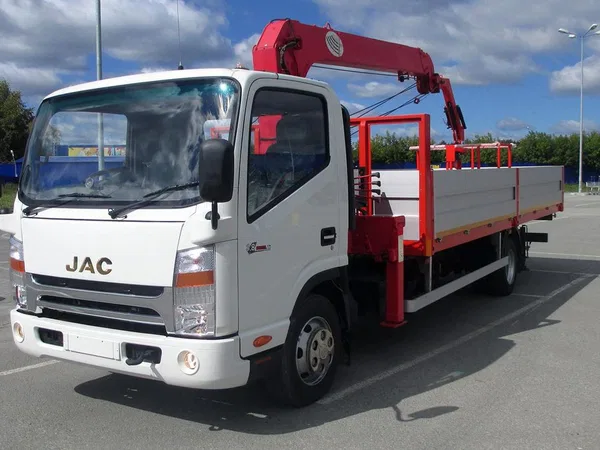 Бортовой грузовик с КМУ JAC N75
