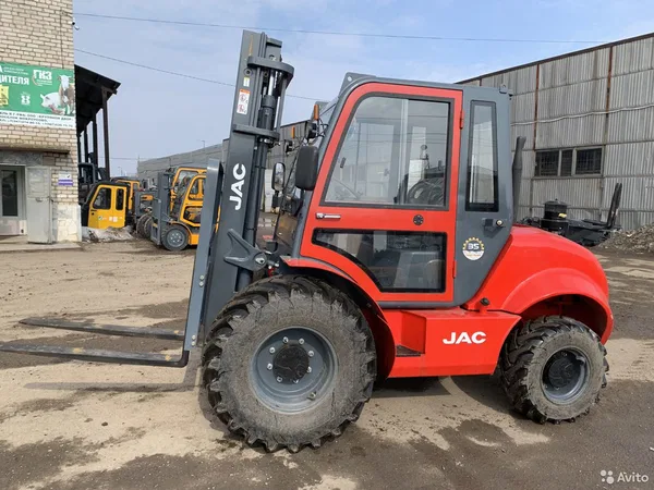 Вилочный погрузчик JAC Off-Road (вездеход)