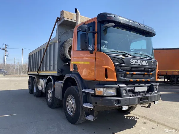 Самосвал Scania P400