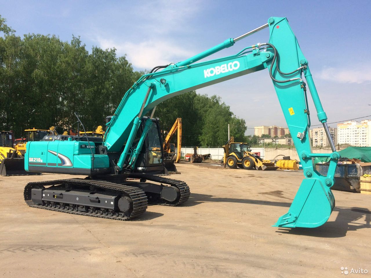 Гусеничный экскаватор Kobelco SK210LC-10
