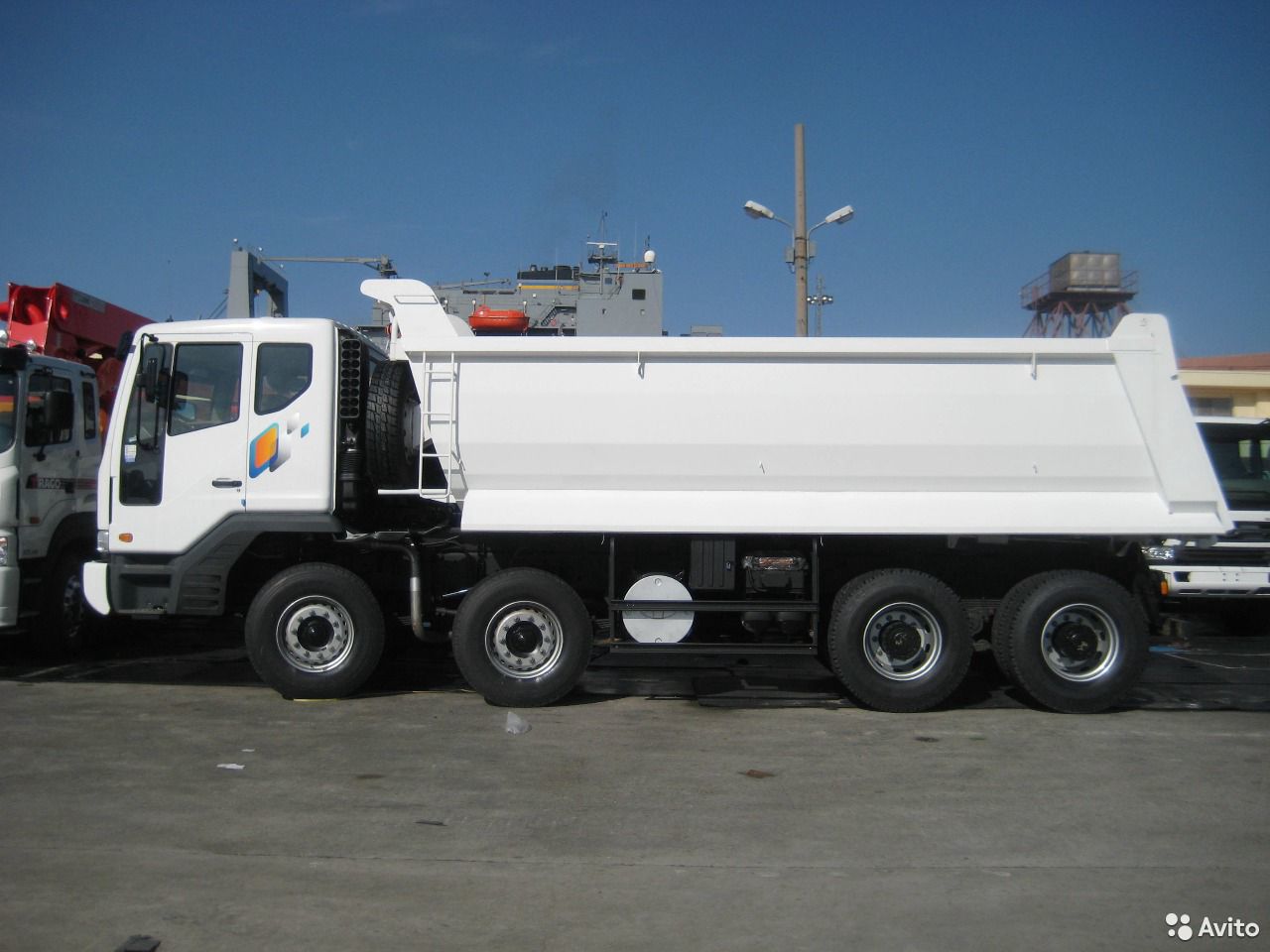 Самосвал Daewoo Novus