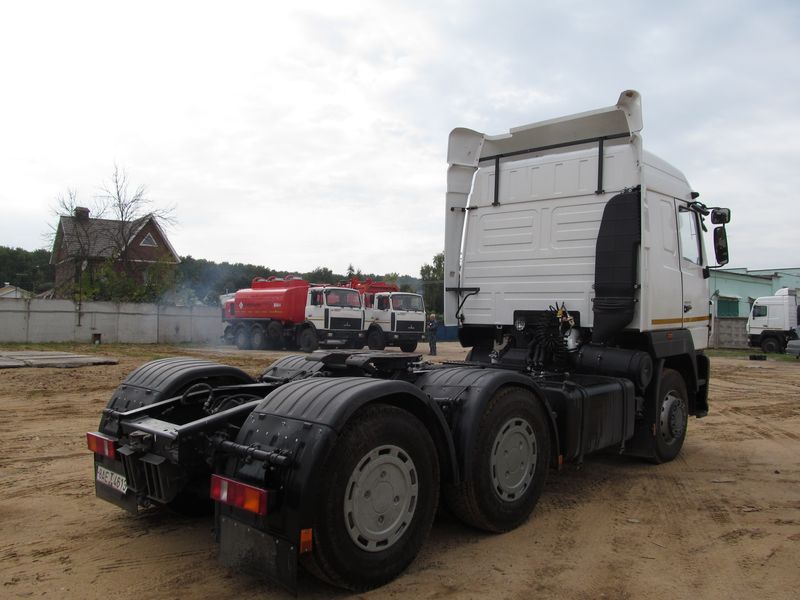 Седельный тягач МАЗ 6430B9-1470-020