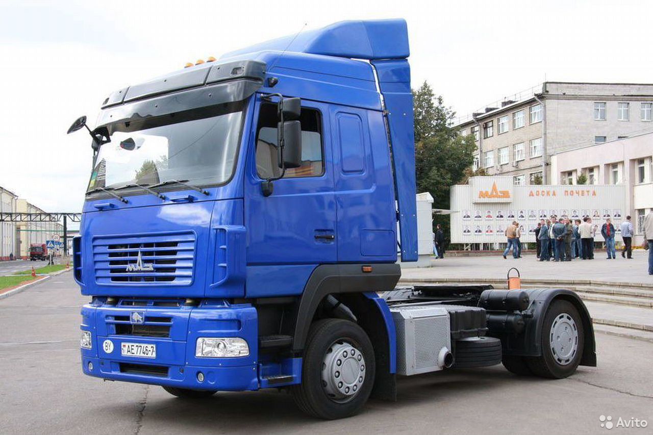 Седельный тягач МАЗ 5440Е8-520-031
