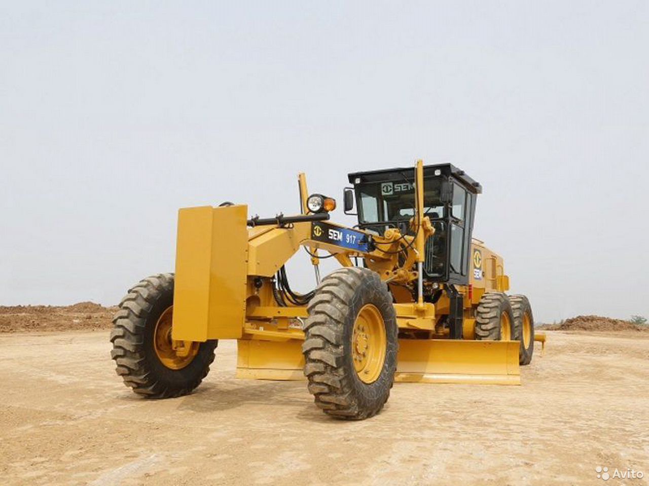 Автогрейдер SEM 917