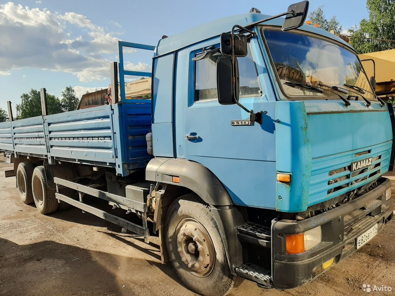 Бортовой грузовик КамАЗ 65117