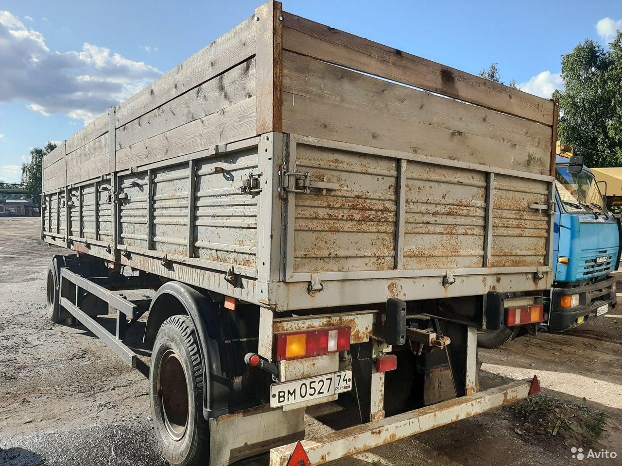 Бортовой прицеп МАЗ 975800