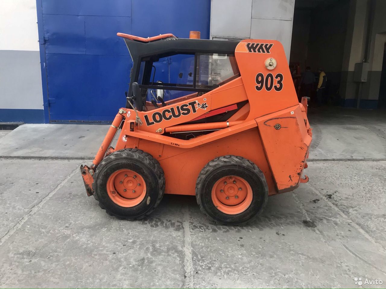 Мини-погрузчик Locust 903