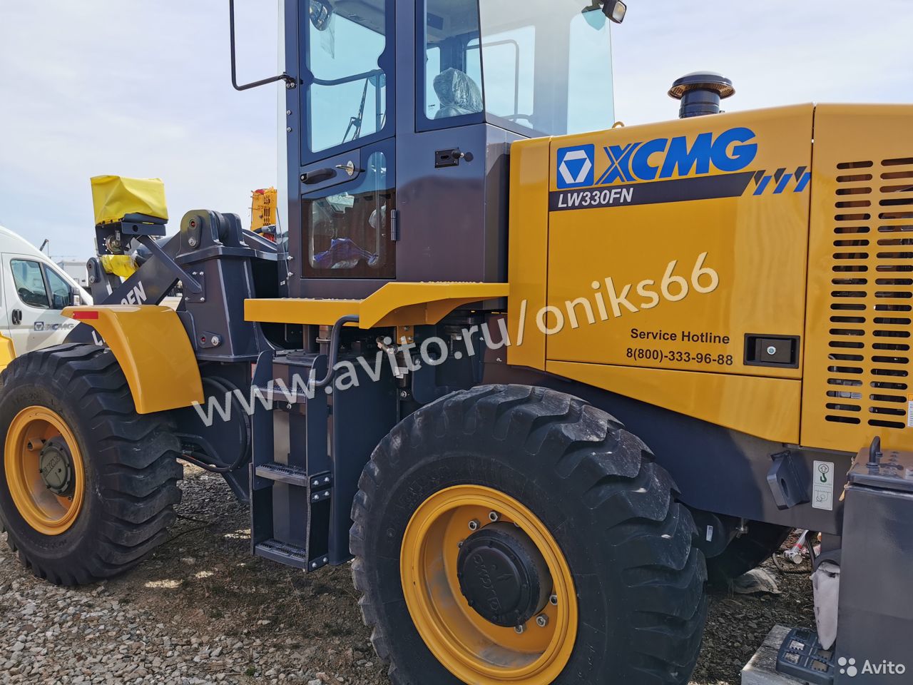 Фронтальный погрузчик XCMG LW330FN