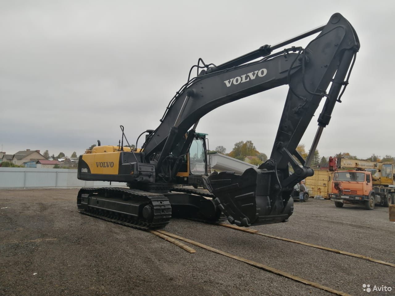 Гусеничный экскаватор Volvo EC460