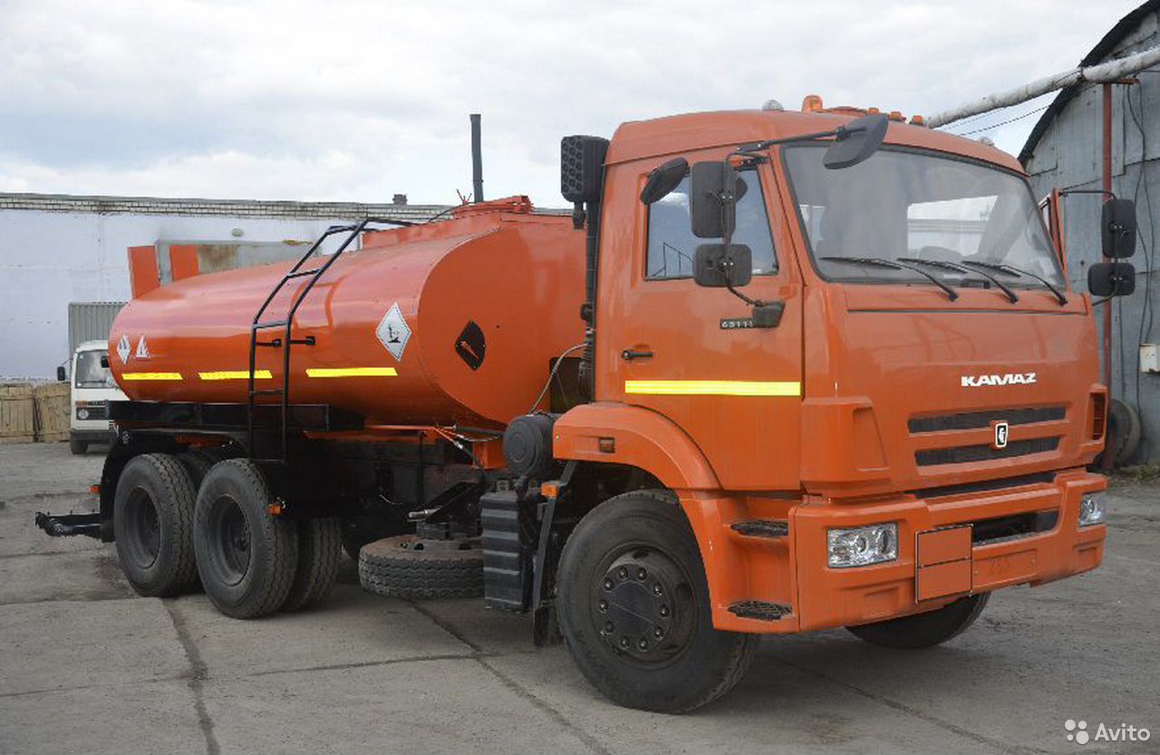 Автогудронатор СДМ АГ-8 на шасси КамАЗ 65115